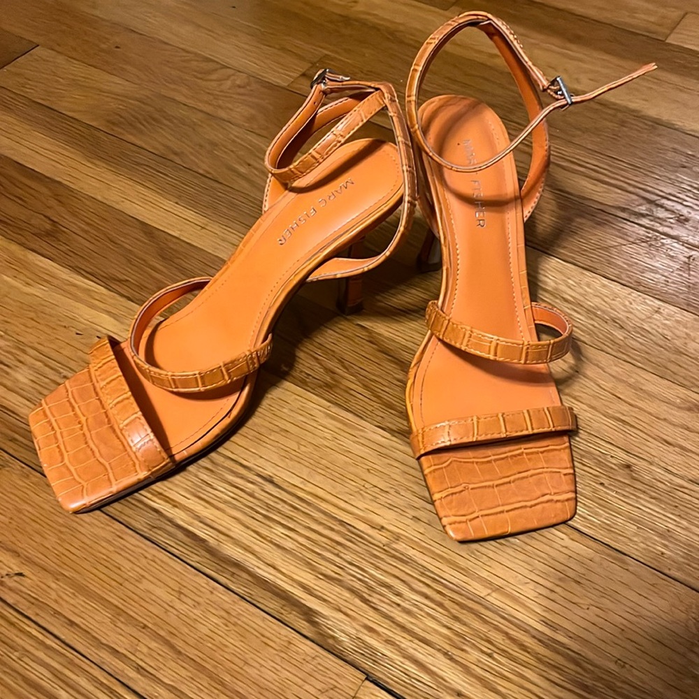 ❤️Worn once like new  4 inch heel .